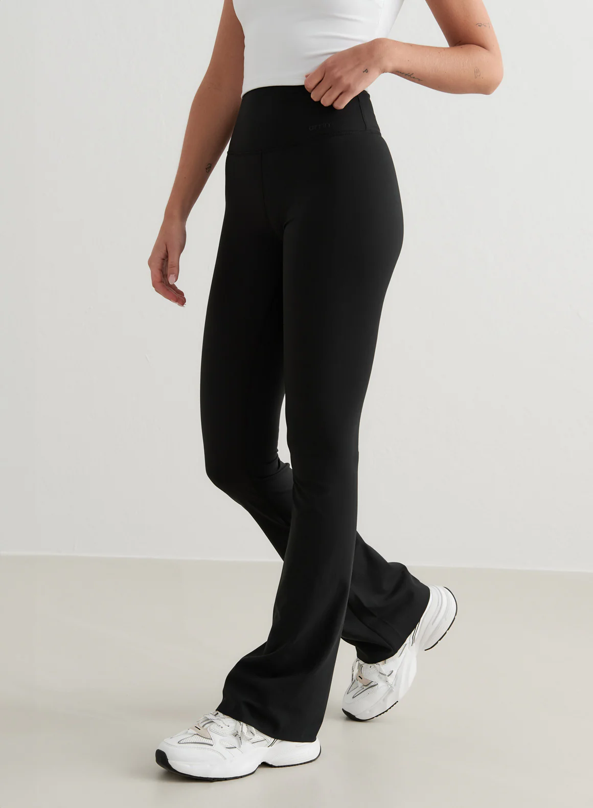 Black Sense Flare Tights - Image 52