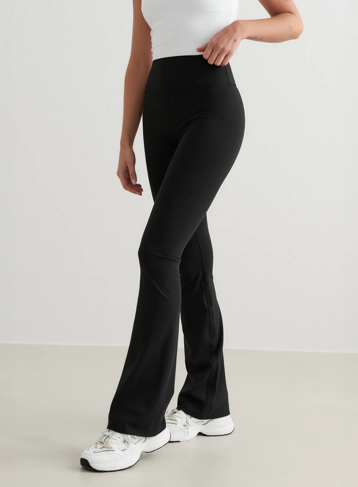 Black Sense Flare Tights - Image 59