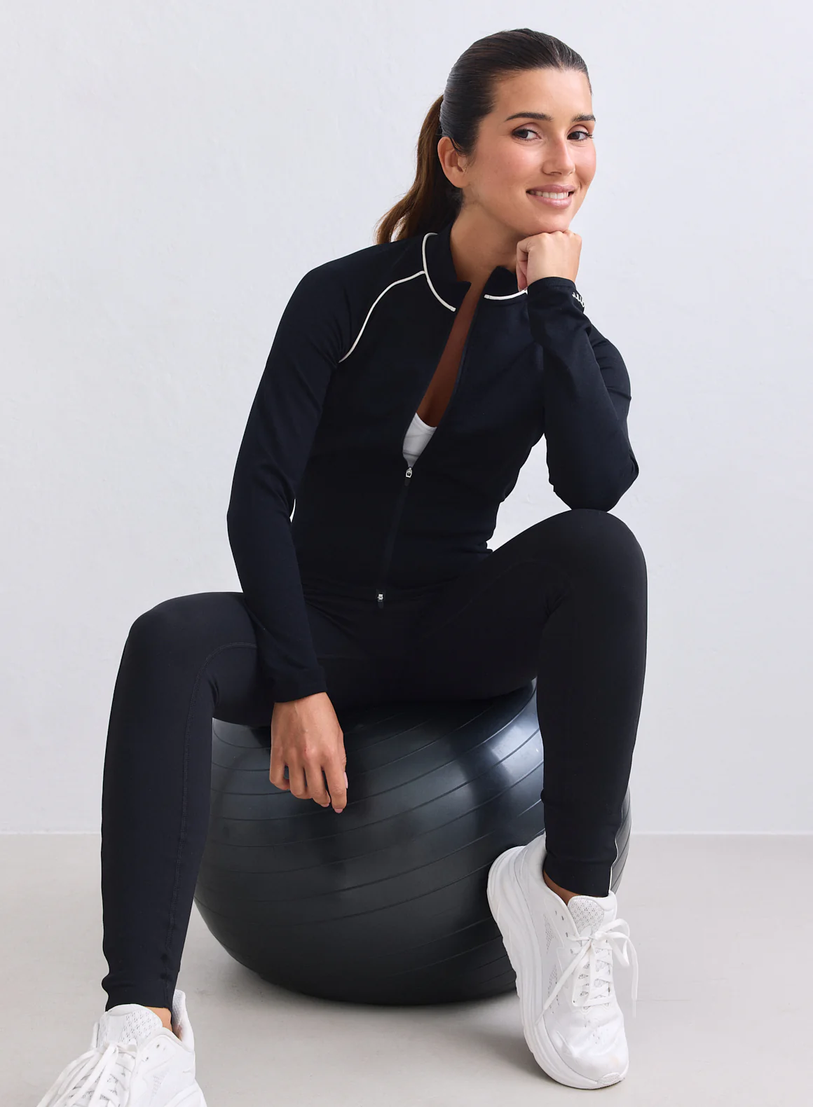 Black Shape Seamless Contrast Zip Jacket - Image 2