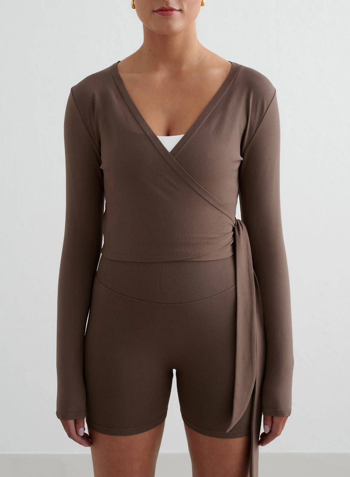 Macchiato Shape Seamless Hotpants & Wrap Longsleeve Set - Image 3